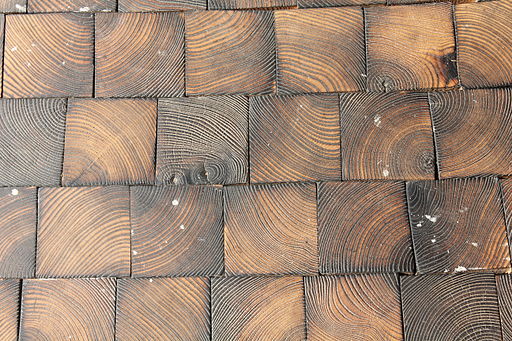 Podlaha z dřevěných špalíků