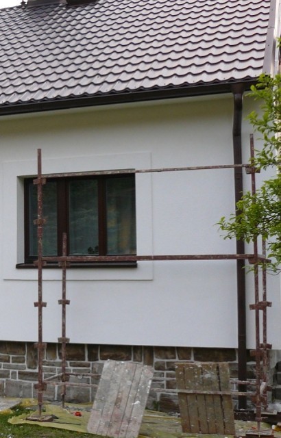 Nanesení finálních silikonovo-silikátových omítek.