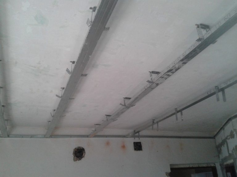 Rekonstrukce hliněných stropů bez jejich strhnutí za pomoci sádrokartonu | Rekonstrukce RD