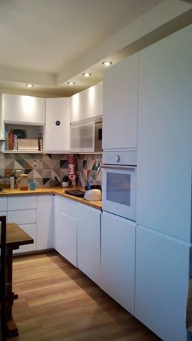 Rekonstrukce bytu v panelovém domě - nová kuchyňská linka v rekonstruované kuchyni